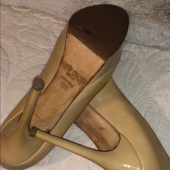 Jimmy Choo Nude Classic Cosmic Pumps - Picture 8 of 8